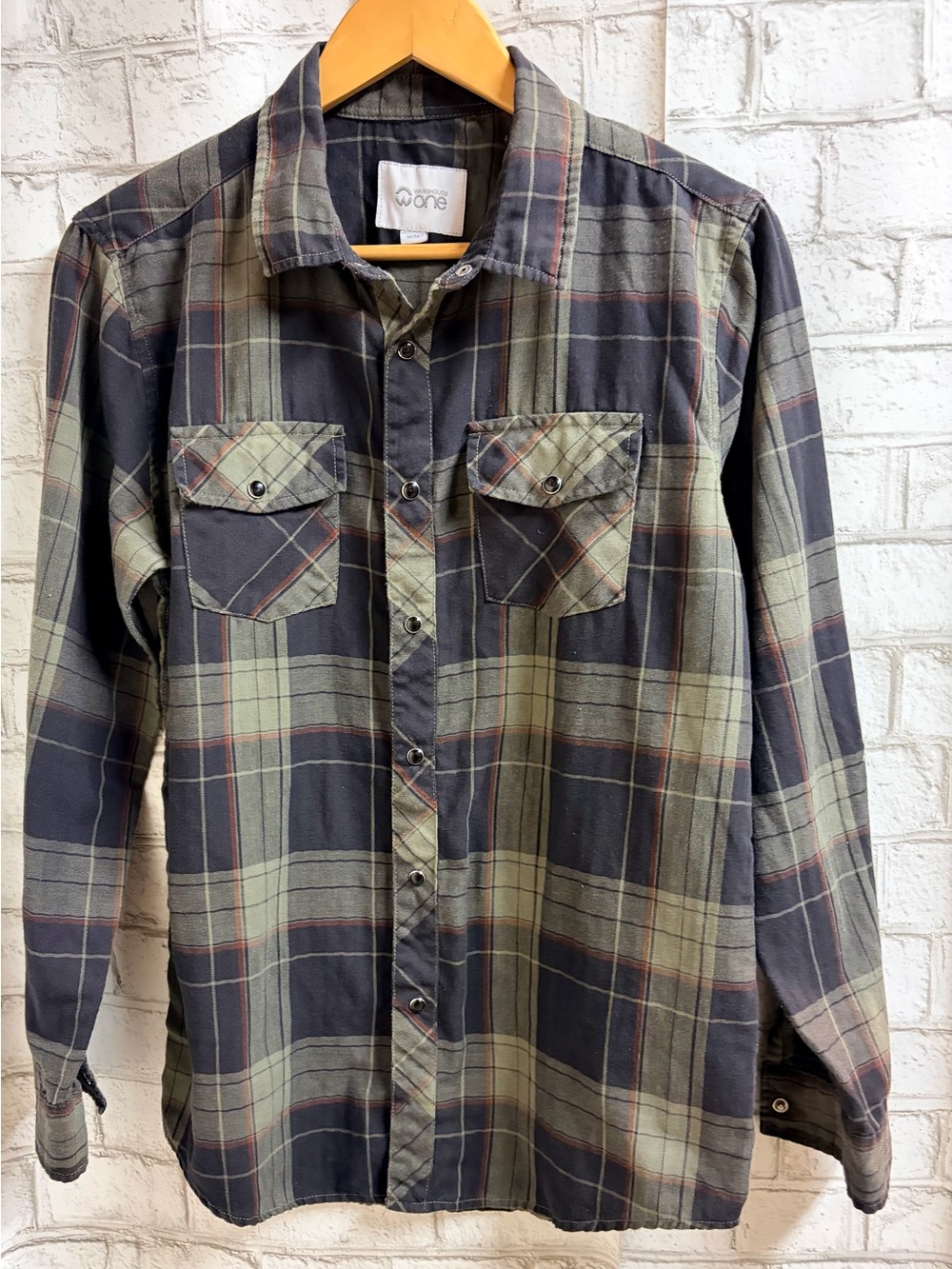 Mens Plaid Button-Down Shirt in Olive & Black